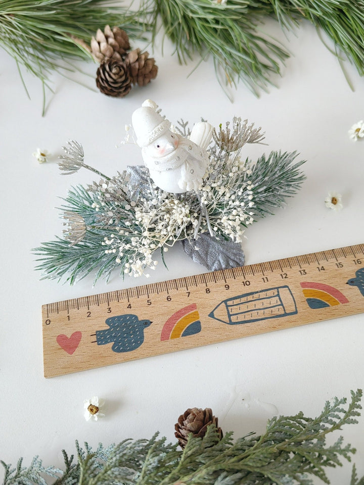 Winter Bird Brooch: Christmas Tree Decoration, Vintage Design – handmade floral hair accessory by magaela