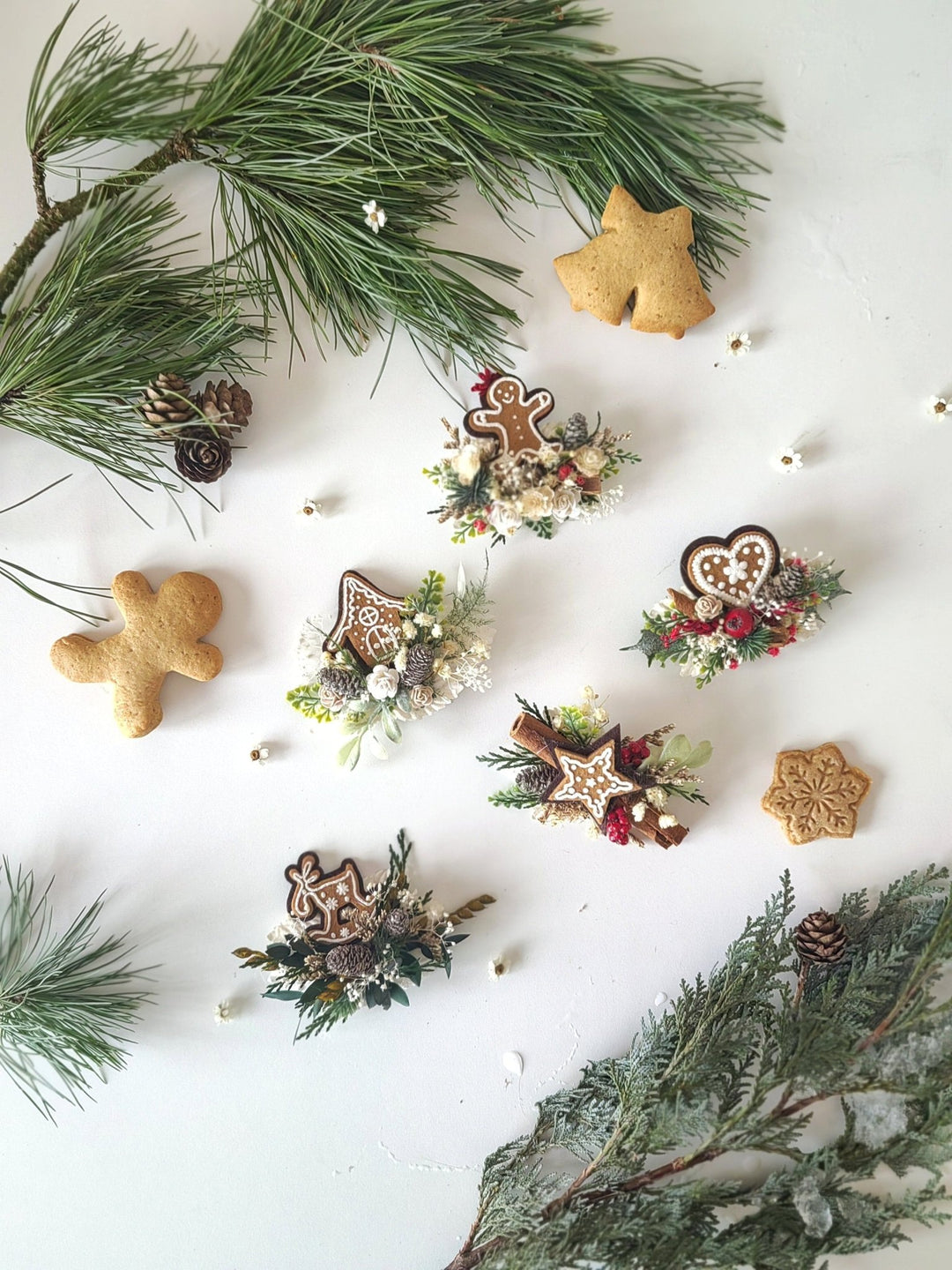 Gingerbread Christmas Brooch: Handmade Winter Coat Pin – handmade floral hair accessory by magaela