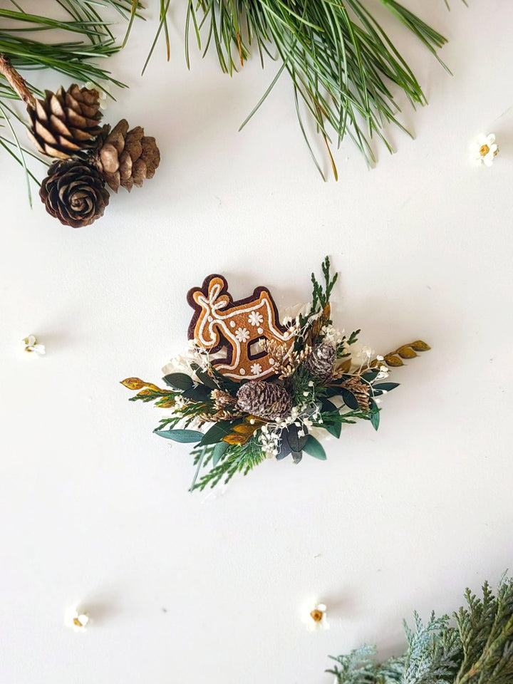 Gingerbread Christmas Brooch: Handmade Winter Coat Pin – handmade floral hair accessory by magaela