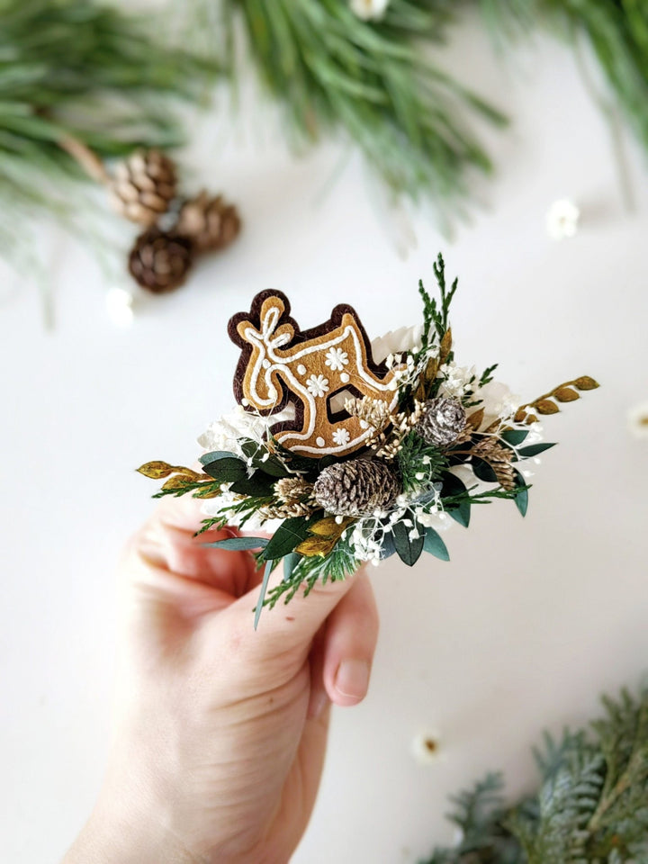 Gingerbread Christmas Brooch: Handmade Winter Coat Pin – handmade floral hair accessory by magaela