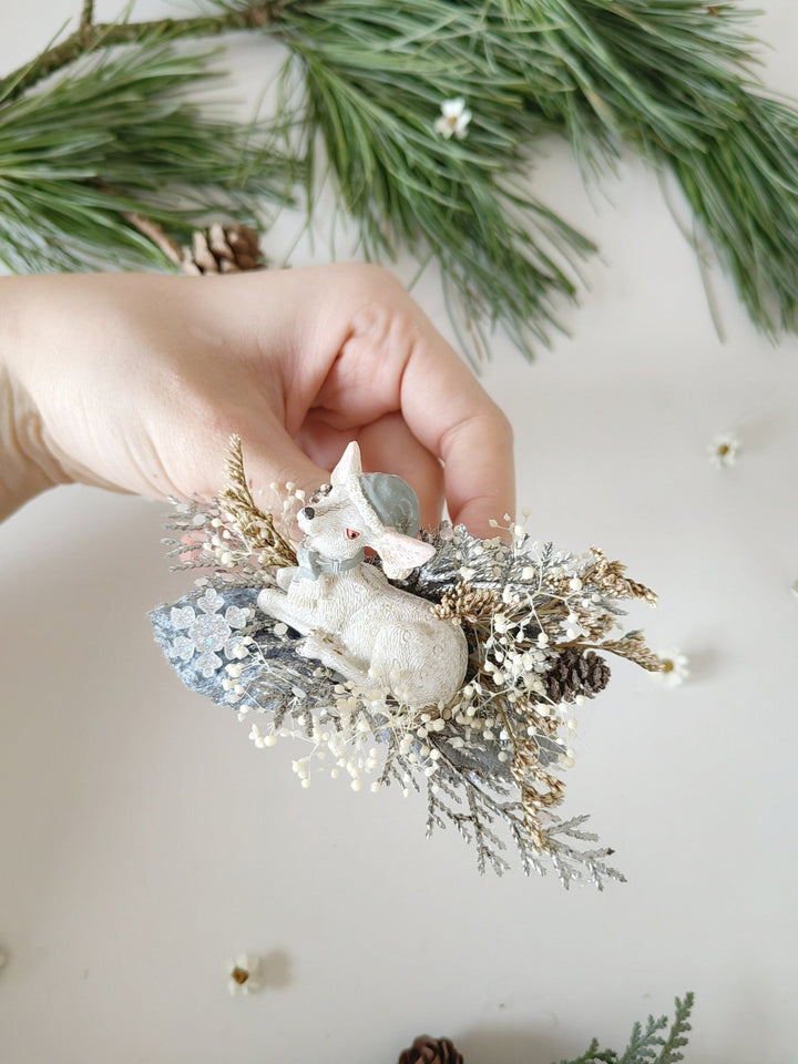 Winter Fawn Brooch: Christmas Tree Decoration, Vintage Design – handmade floral hair accessory by magaela