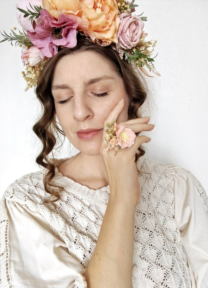 Peach Flower Ring: Boho Floral Jewelry, Adjustable Band – handmade floral hair accessory by magaela