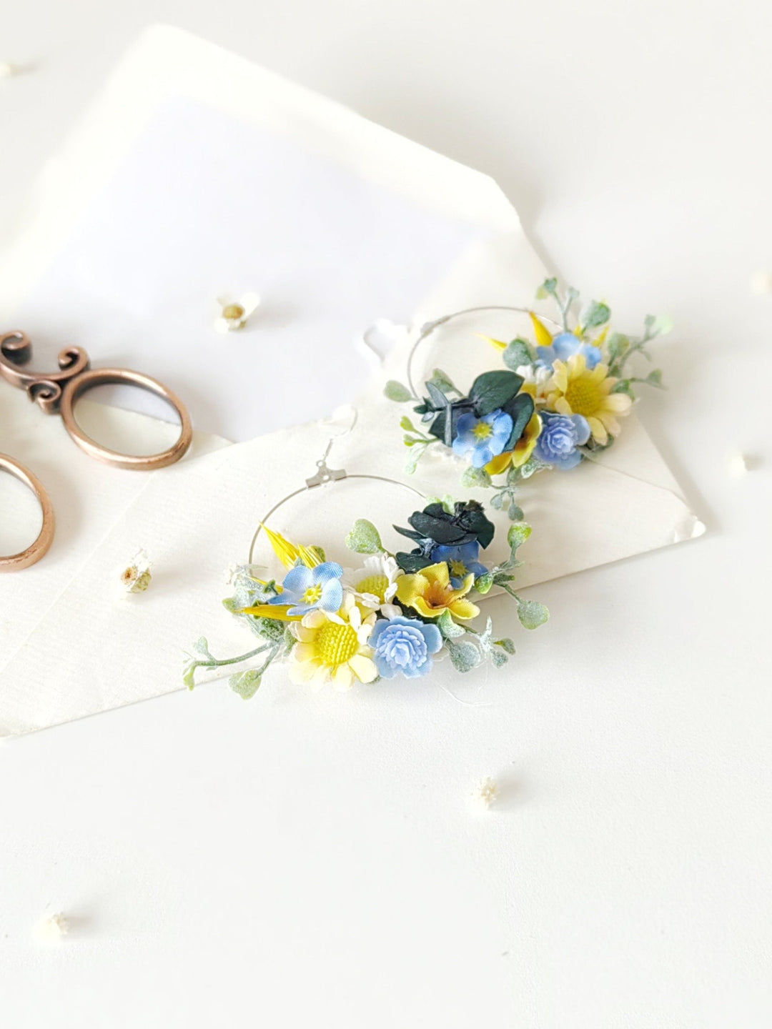 Daisy Flower Circle Earrings: Yellow & Blue Wedding Jewelry – handmade floral hair accessory by magaela