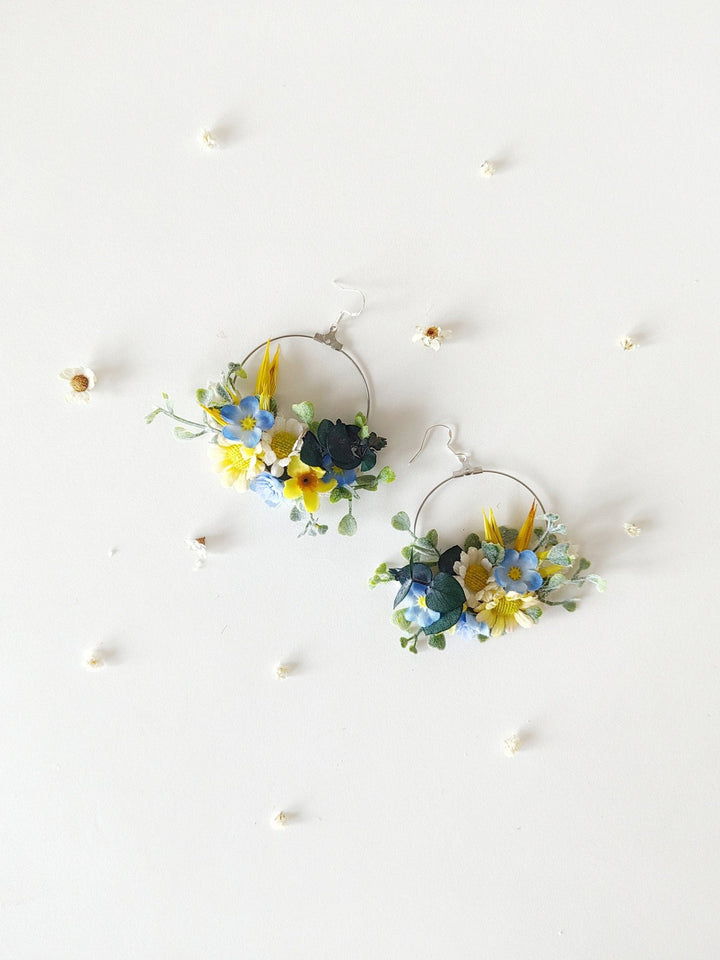 Daisy Flower Circle Earrings: Yellow & Blue Wedding Jewelry – handmade floral hair accessory by magaela