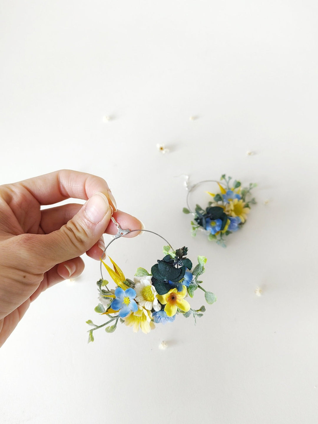Daisy Flower Circle Earrings: Yellow & Blue Wedding Jewelry – handmade floral hair accessory by magaela