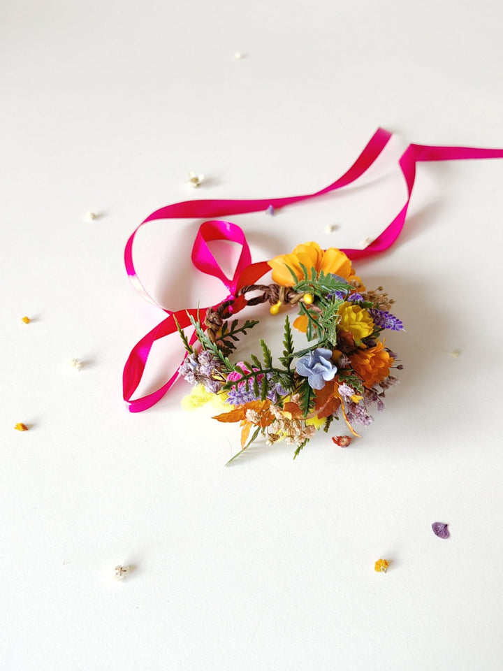 Colorful Flower Bracelet: Boho Wedding Wrist Corsage – handmade floral hair accessory by magaela