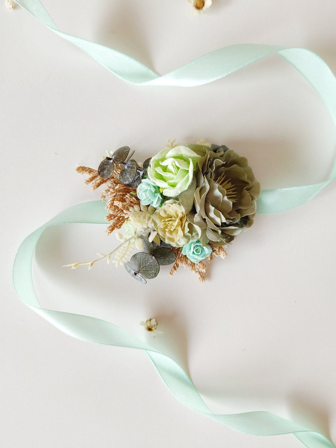 Mint Green Flower Bracelet: Boho Wedding Wrist Corsage – handmade floral hair accessory by magaela