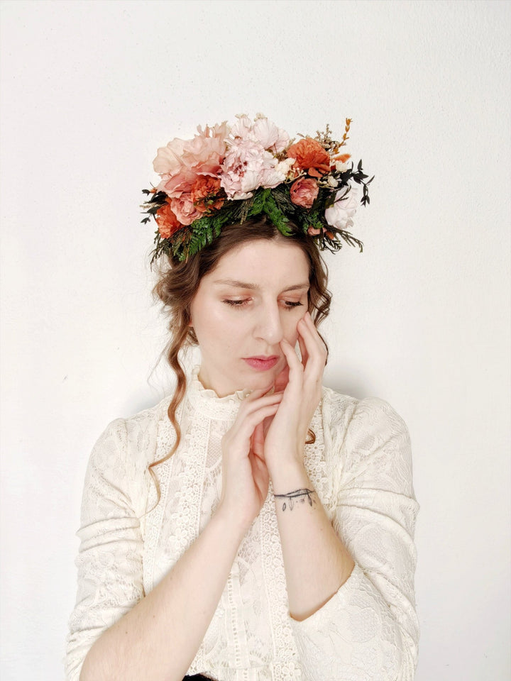 Terracotta Frida flower headband: Orange wedding hairband – handmade floral hair accessory by magaela