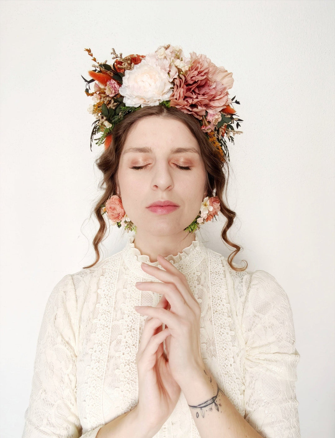 Terracotta Flower Stud Earrings: Autumn Wedding Jewelry – handmade floral hair accessory by magaela