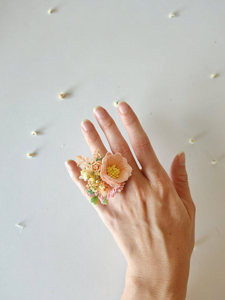 Pastel Peach Flower Ring: Boho Wedding Jewelry – handmade floral hair accessory by magaela