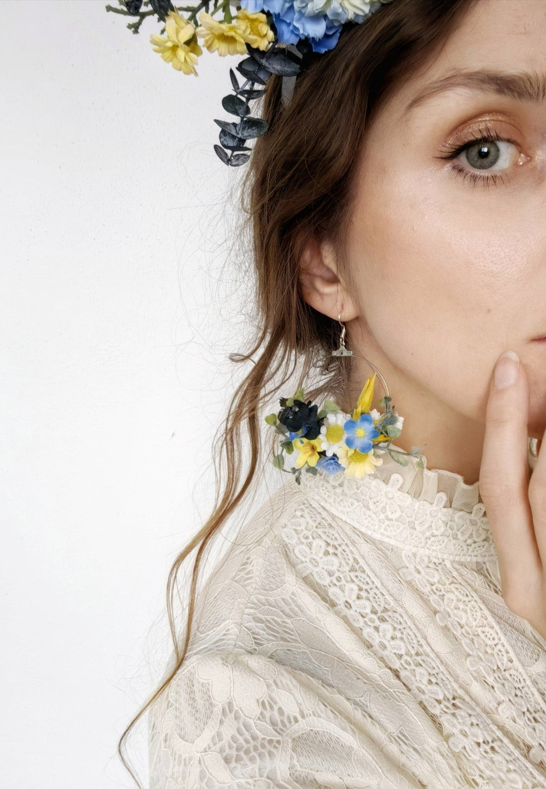 Daisy Flower Circle Earrings: Yellow & Blue Wedding Jewelry – handmade floral hair accessory by magaela