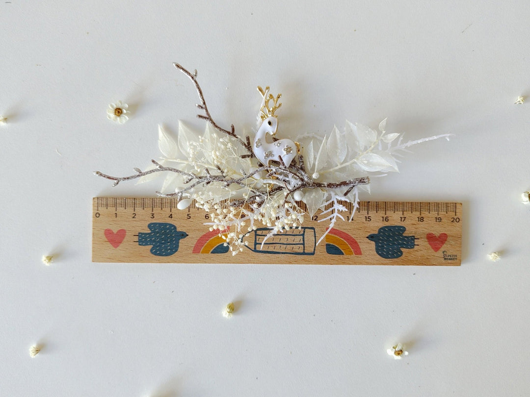 Winter Doe Brooch: Handmade Holiday Jewelry – handmade floral hair accessory by magaela
