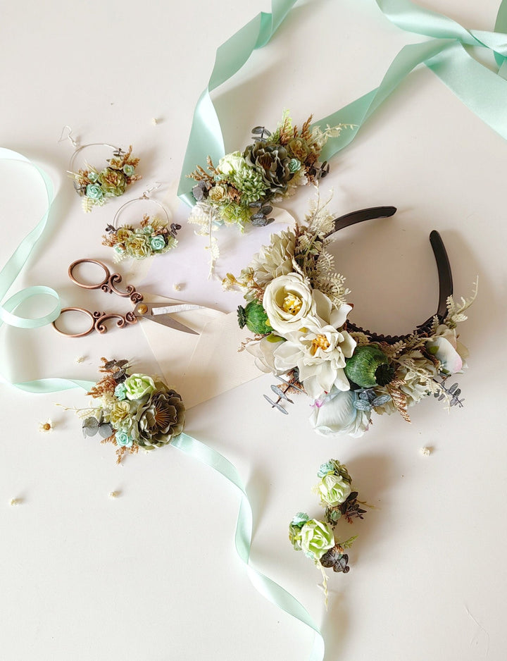 Green Flower Stud Earrings: Pastel Wedding Bridal Jewelry – handmade floral hair accessory by magaela