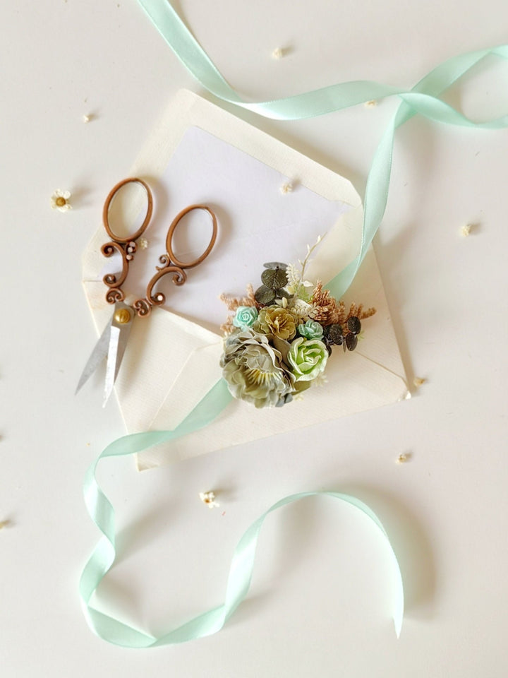 Mint Green Flower Bracelet: Boho Wedding Wrist Corsage – handmade floral hair accessory by magaela