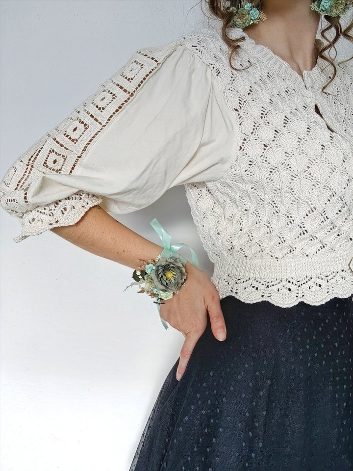 Mint Green Flower Bracelet: Boho Wedding Wrist Corsage – handmade floral hair accessory by magaela