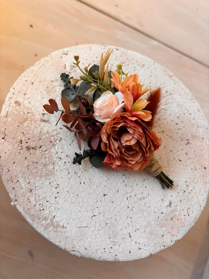 Rustic Wedding Hair Vine with Veil – Boho Bridal Hairpiece | Autumn Bridal Headpiece | Flower Vine for Outdoor Weddings – handmade floral hair accessory by magaela