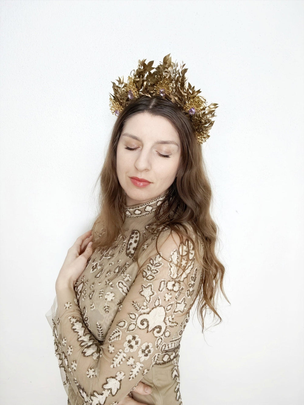 Golden Leaf Wedding Crown: Bridal Glam Hair Tiara – handmade floral hair accessory by magaela