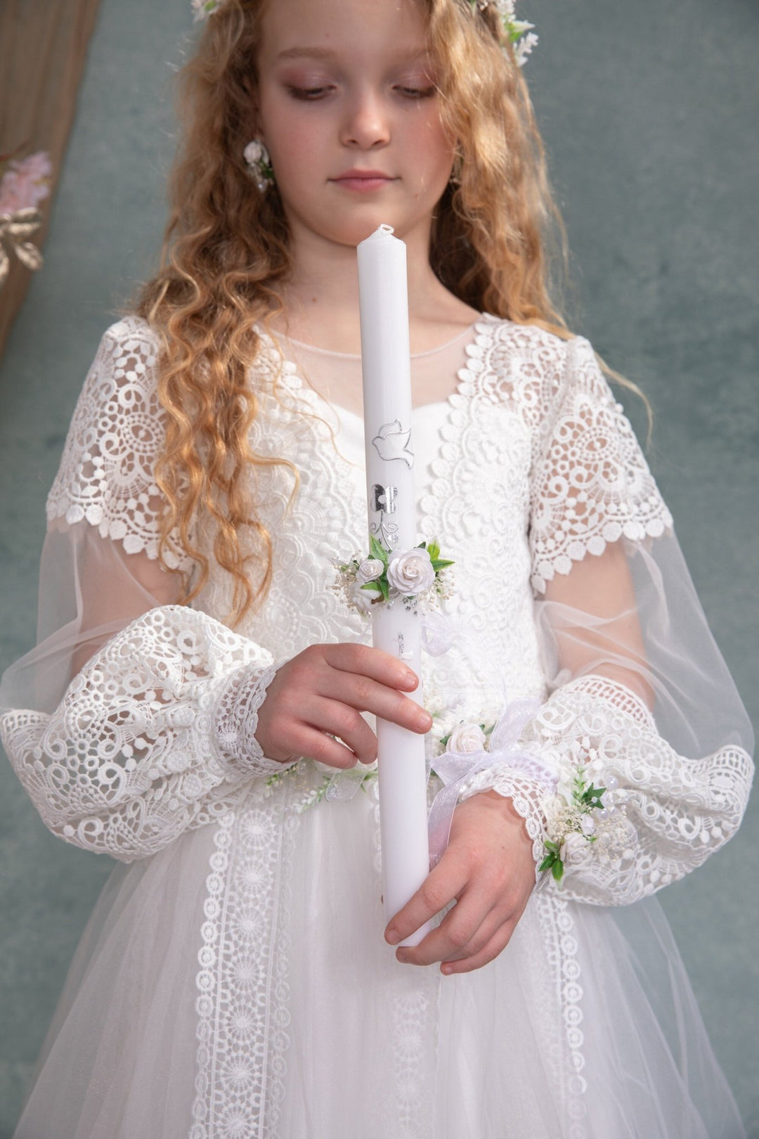 White Rose Candle Wreath: First Holy Communion Decoration – handmade floral hair accessory by magaela