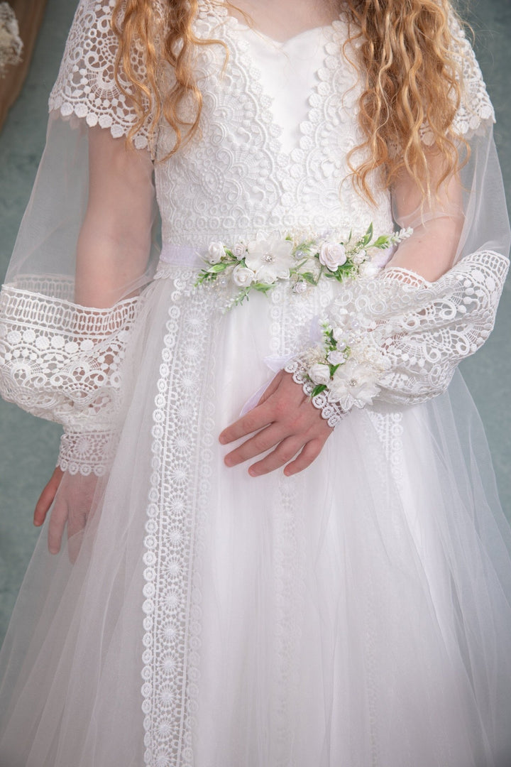 First Communion Flower Bracelet: White Rose & Pearl Floral Corsage – handmade floral hair accessory by magaela