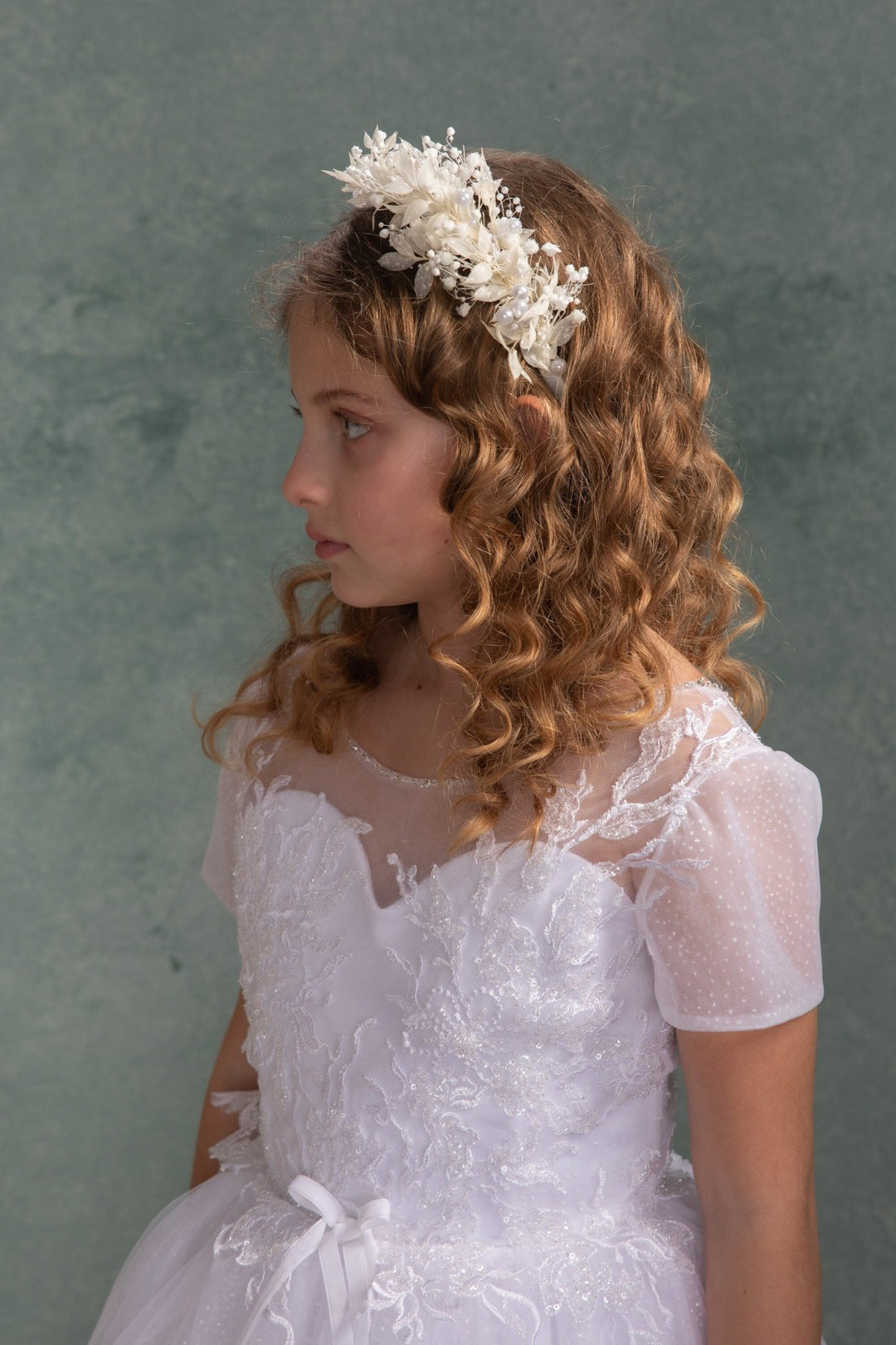 White Flower Crown: First Communion Headband with Pearls – handmade floral hair accessory by magaela