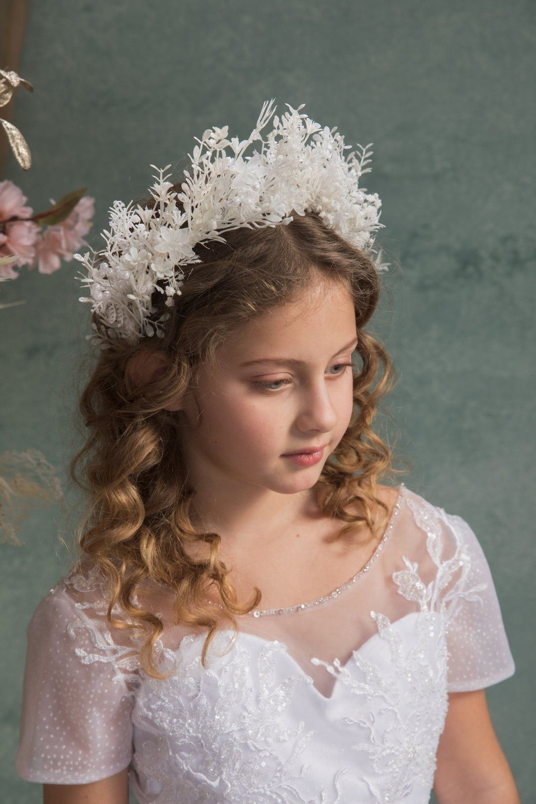 White Flower Crown: Romantic Floral Headpiece for Communion – handmade floral hair accessory by magaela