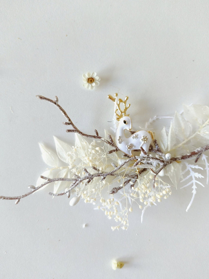Winter Doe Brooch: Handmade Holiday Jewelry – handmade floral hair accessory by magaela