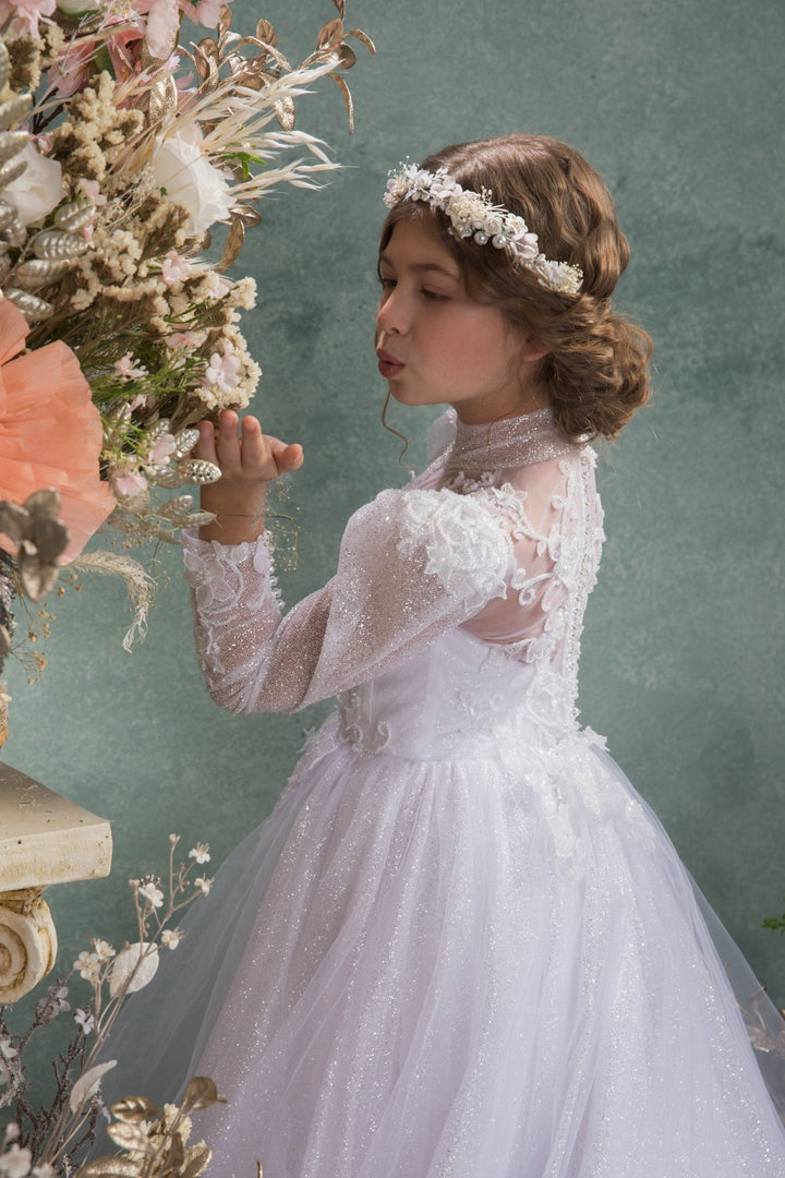 White Flower Crown: First Communion Bridal Headpiece with Pearls – handmade floral hair accessory by magaela