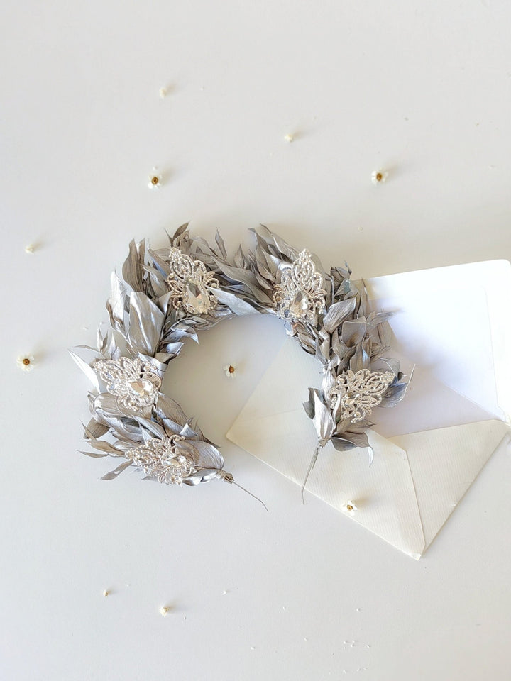 Silver Leaf Bridal Crown: Elegant Wedding Hair Tiara – handmade floral hair accessory by magaela