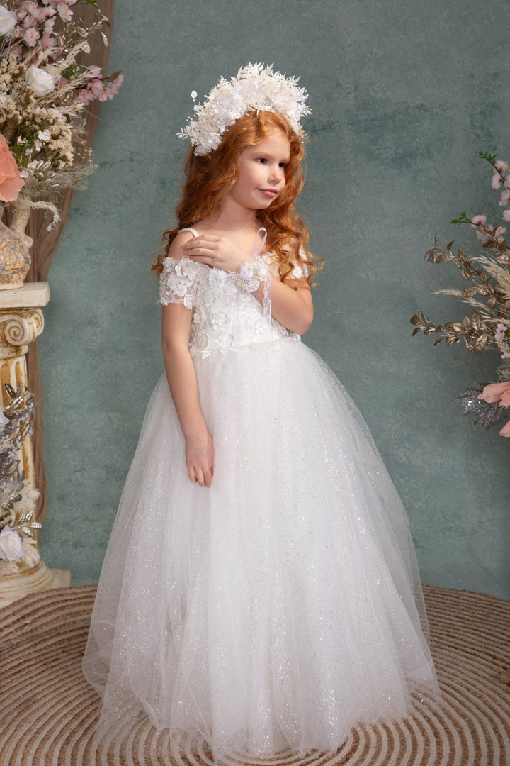 White Flower Crown: First Communion Bridal Headpiece – handmade floral hair accessory by magaela