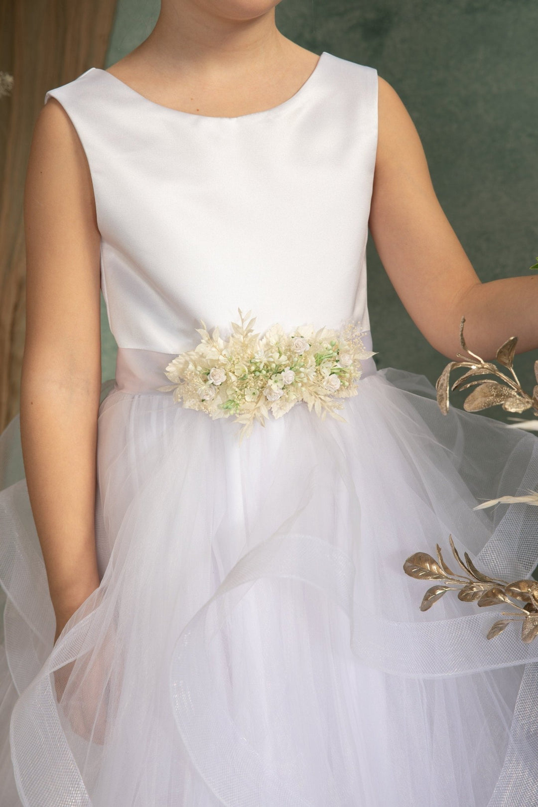 Cream Flower Girl Belt: Romantic First Communion Dress Sash – handmade floral hair accessory by magaela