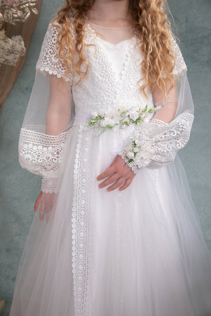Floral First Communion Belt: White Flower Girl Dress Sash – handmade floral hair accessory by magaela