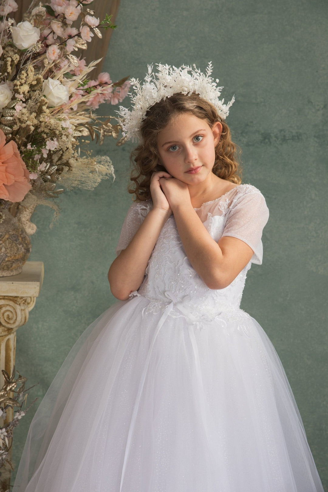 White Flower Crown: Romantic Floral Headpiece for Communion – handmade floral hair accessory by magaela