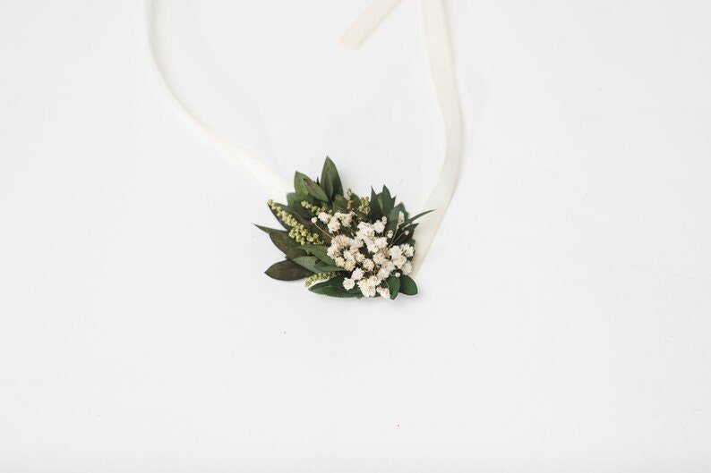 Greenery Wedding Boutonniere: Natural Baby's Breath Groom Accessory – handmade floral hair accessory by magaela