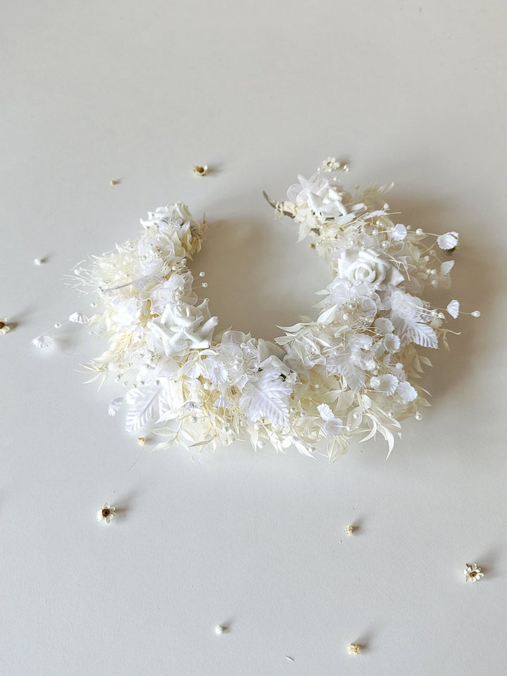White Flower Crown: First Communion Bridal Headpiece – handmade floral hair accessory by magaela