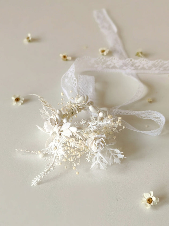 Handmade Floral Candle Decoration: First Holy Communion Candle Wreath – handmade floral hair accessory by magaela