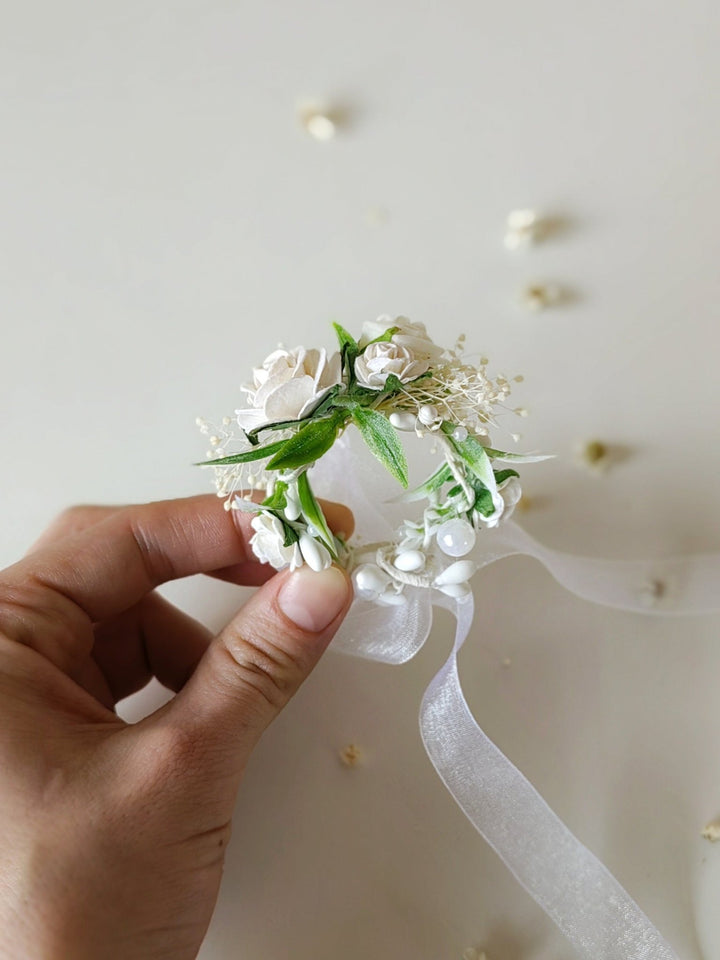 White Rose Candle Wreath: First Holy Communion Decoration – handmade floral hair accessory by magaela