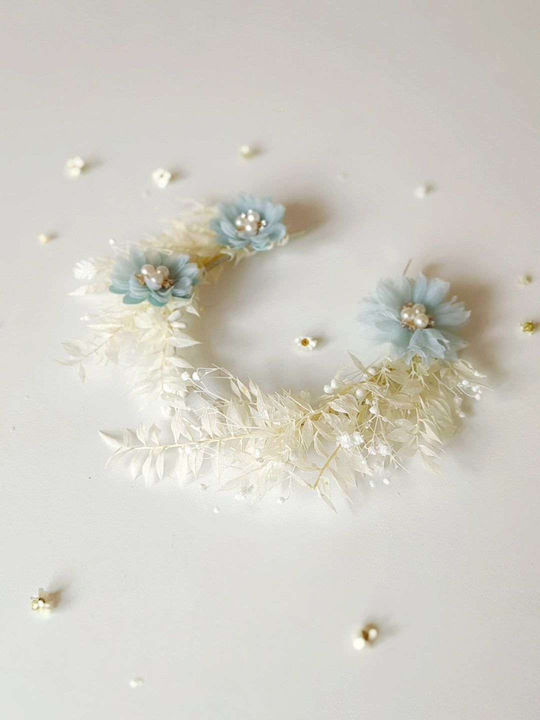Vintage Bridal Flower Crown: Cream & Blue Wedding Headpiece – handmade floral hair accessory by magaela