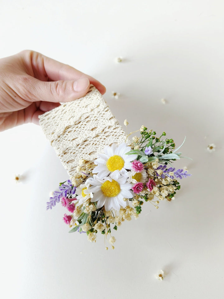 Daisy Boutonniere: Spring Wedding Pocket Square with Lavender – handmade floral hair accessory by magaela