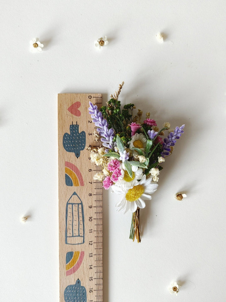 Daisy Boutonniere: Wildflower Lavender Corsage, Spring Wedding – handmade floral hair accessory by magaela