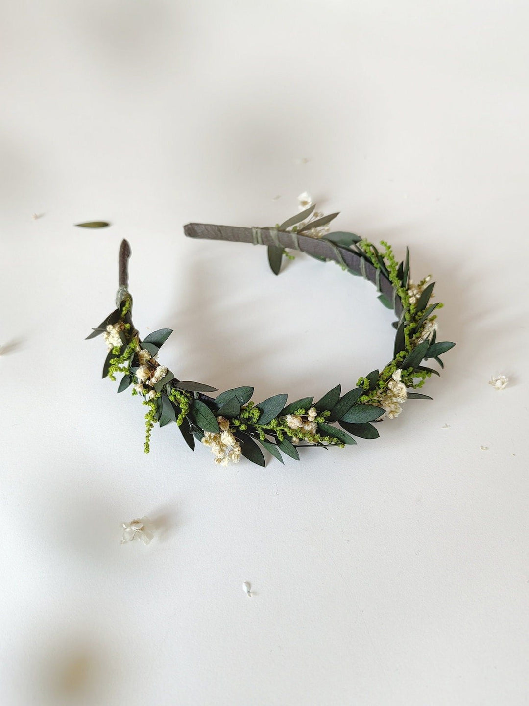Greenery Wedding Boutonniere: Natural Baby's Breath Groom Accessory – handmade floral hair accessory by magaela