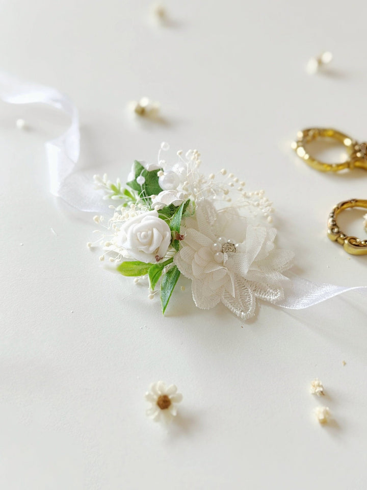 First Communion Flower Bracelet: White Rose & Pearl Floral Corsage – handmade floral hair accessory by magaela