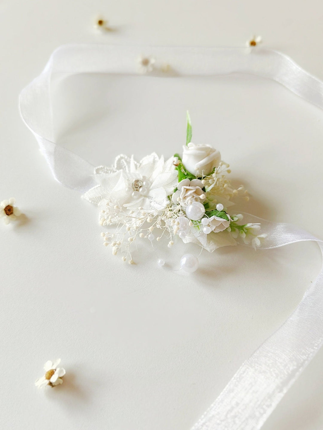 First Communion Flower Bracelet: White Rose & Pearl Floral Corsage – handmade floral hair accessory by magaela