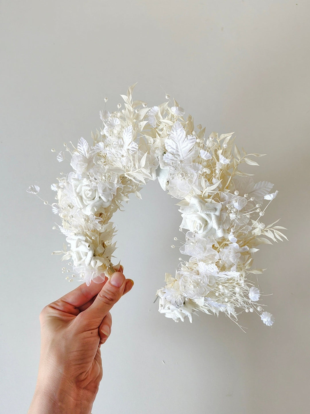 White Flower Crown: First Communion Bridal Headpiece – handmade floral hair accessory by magaela