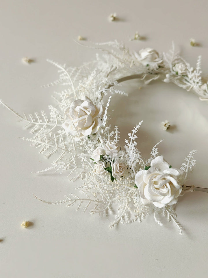 Cream Flower Bridal Crown: Romantic Wedding Headpiece – handmade floral hair accessory by magaela