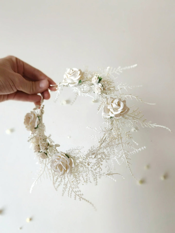 Cream Flower Bridal Crown: Romantic Wedding Headpiece – handmade floral hair accessory by magaela