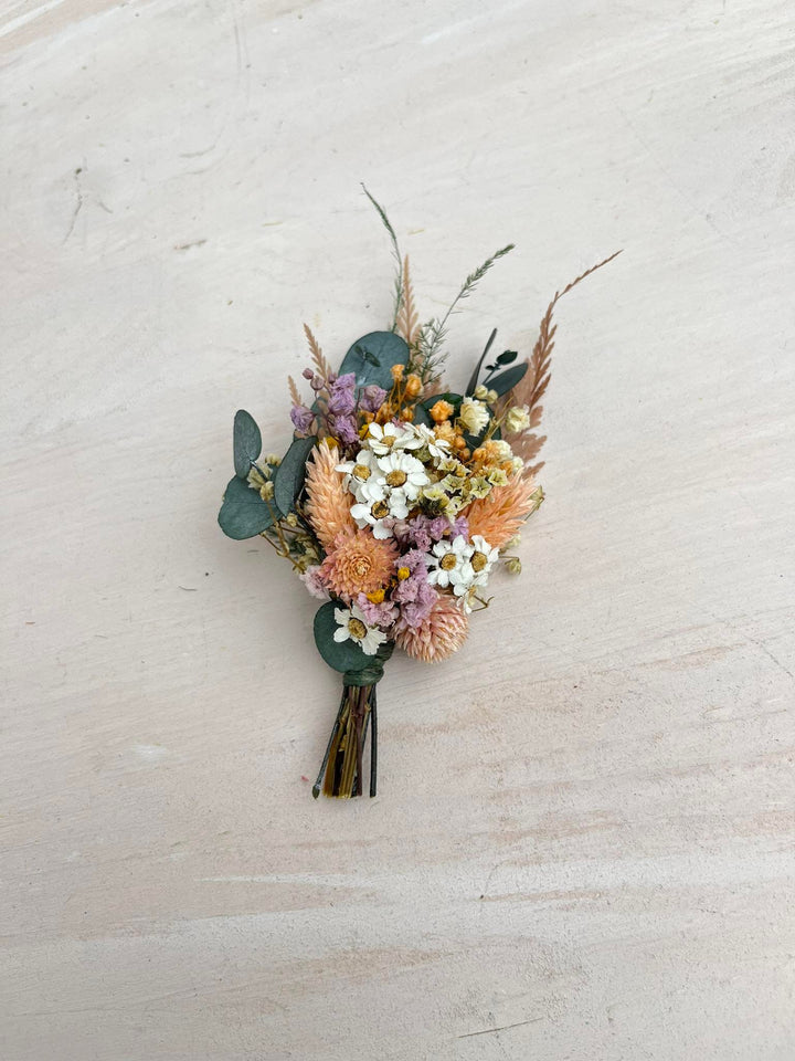 Wildflower Hair Comb: Rustic Bridal Accessory with Preserved Flowers – handmade floral hair accessory by magaela