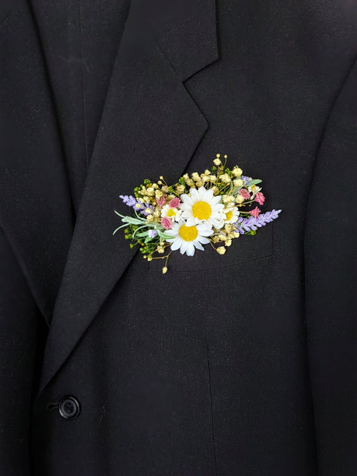 Daisy Boutonniere: Spring Wedding Pocket Square with Lavender – handmade floral hair accessory by magaela