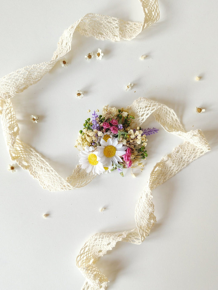 Daisy Flower Bridal Corsage: Meadow Spring Lace Wrist Bracelet – handmade floral hair accessory by magaela