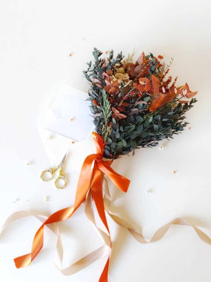 Terracotta Bridal Bouquet: Rustic Autumn Boho Wedding – handmade floral hair accessory by magaela