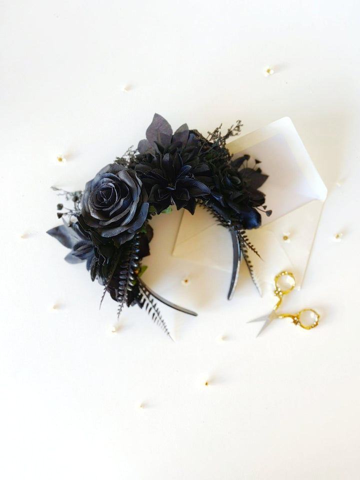 Black flower headband in Frida style: Halloween flower headpiece – handmade floral hair accessory by magaela